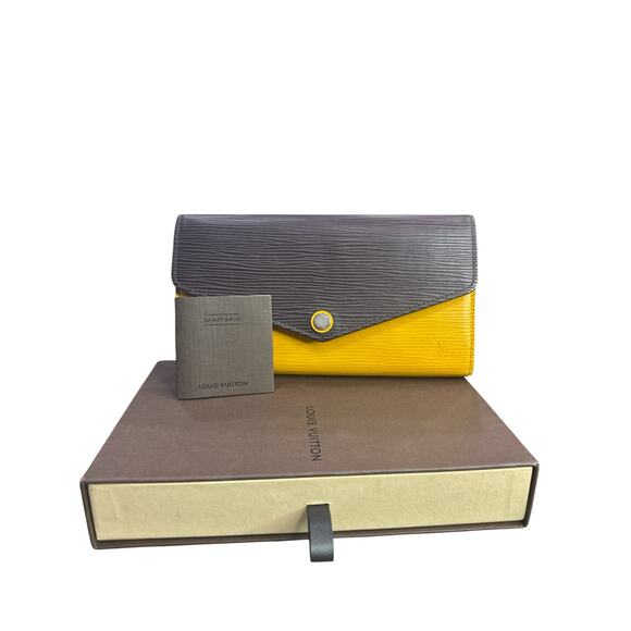 400. Louis Vuitton Epi Sarah Wallet NM Citron Black - Picture 8 of 8